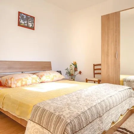 5362b * Njivice